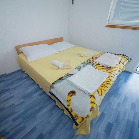 Apartment Busljeta Starigrad Paklenica Exterior photo