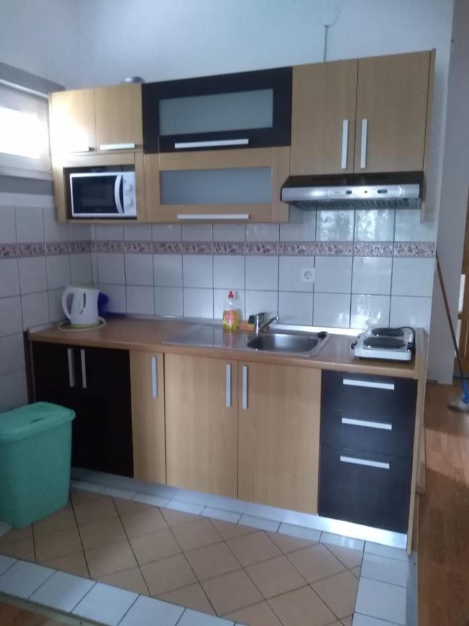 Apartment Busljeta Starigrad Paklenica Exterior photo