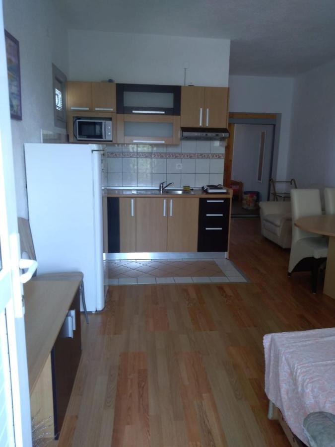 Apartment Busljeta Starigrad Paklenica Exterior photo