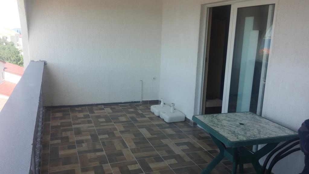 Apartment Busljeta Starigrad Paklenica Exterior photo