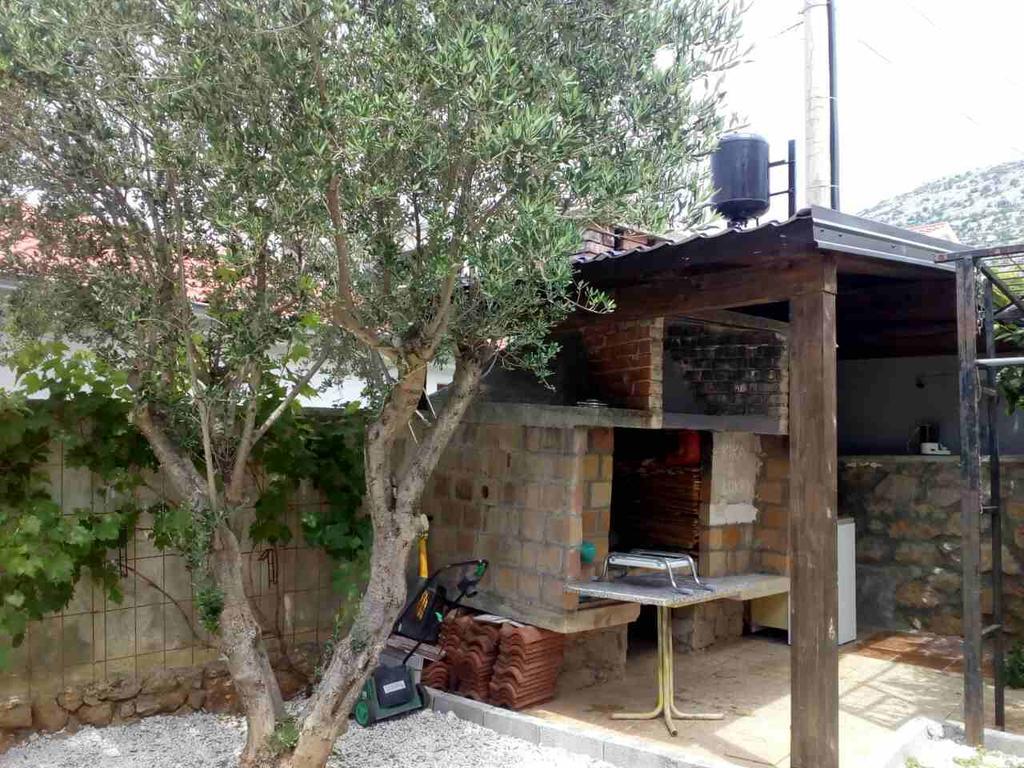 Apartment Busljeta Starigrad Paklenica Exterior photo