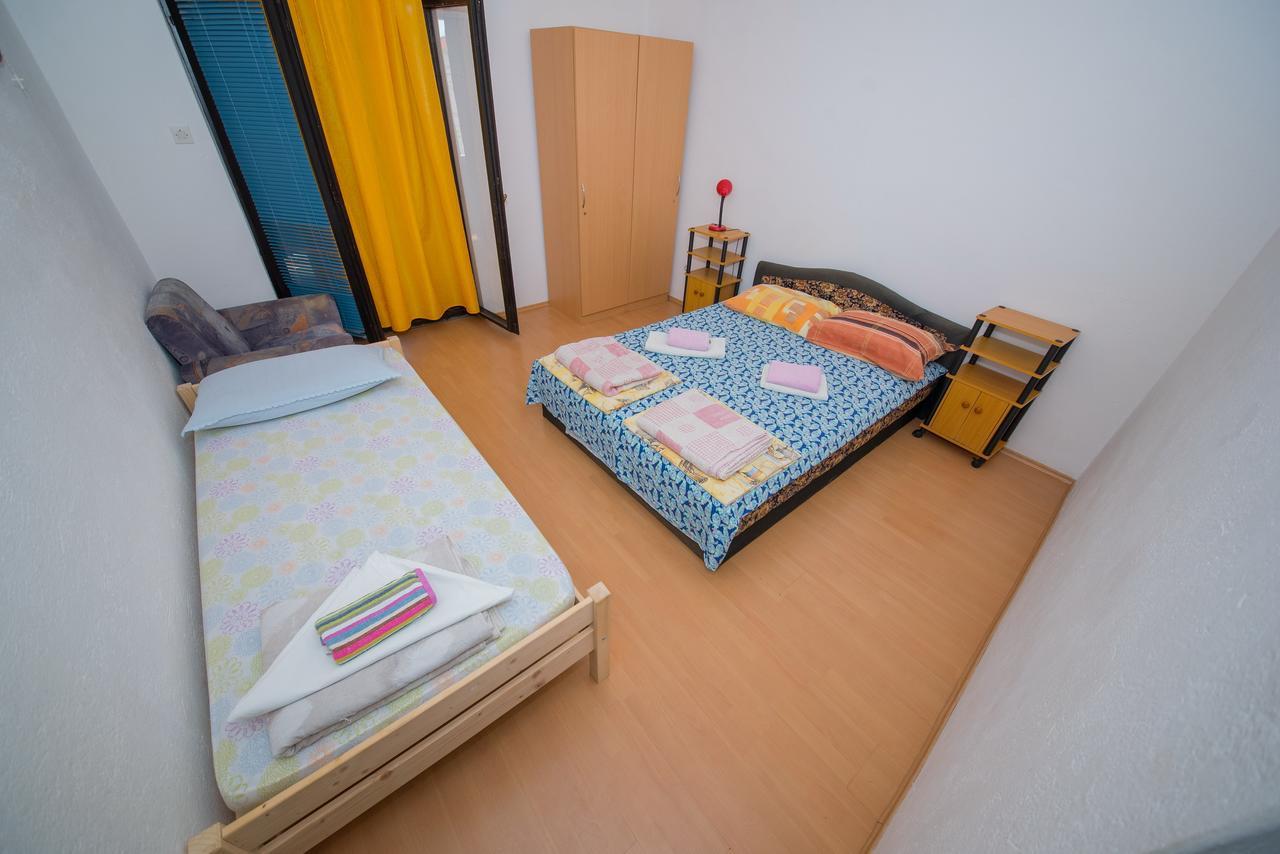 Apartment Busljeta Starigrad Paklenica Exterior photo