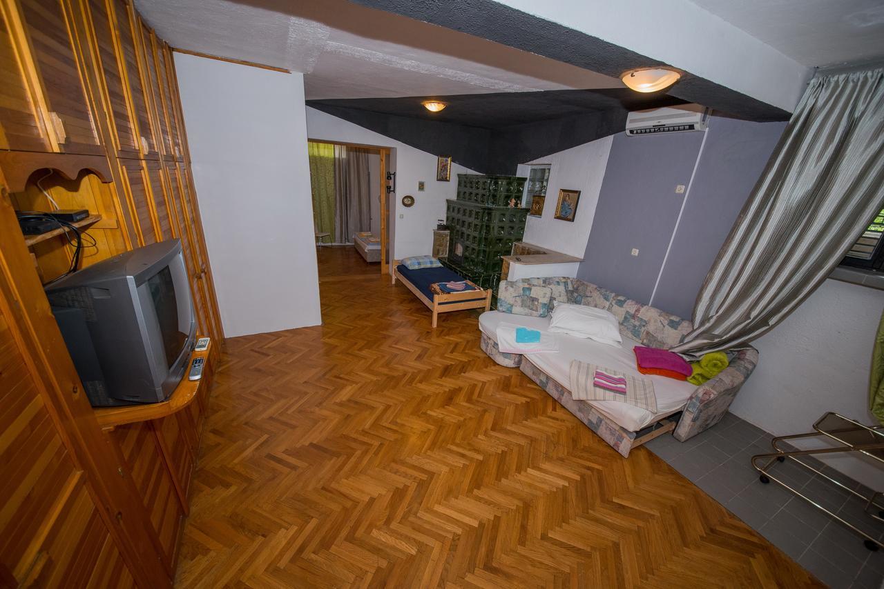 Apartment Busljeta Starigrad Paklenica Exterior photo