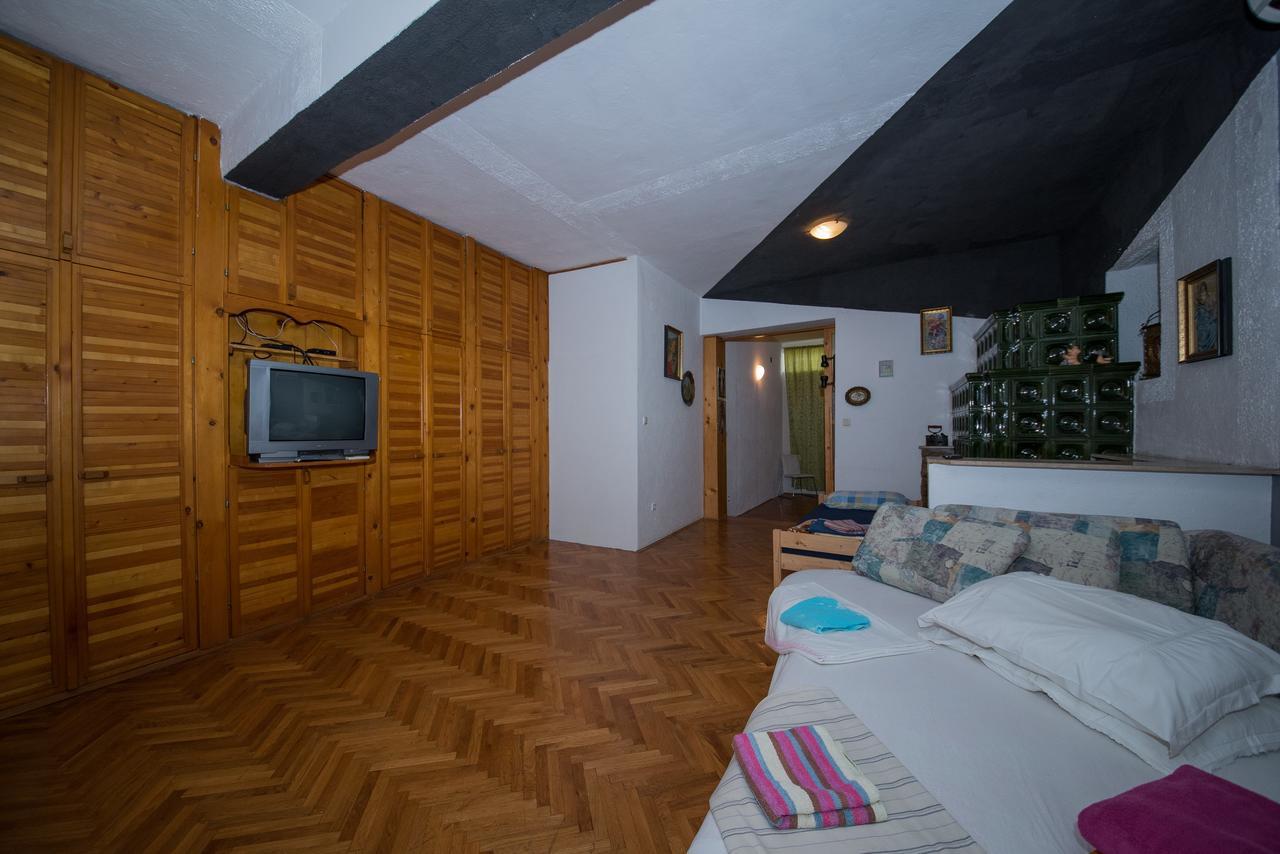 Apartment Busljeta Starigrad Paklenica Exterior photo
