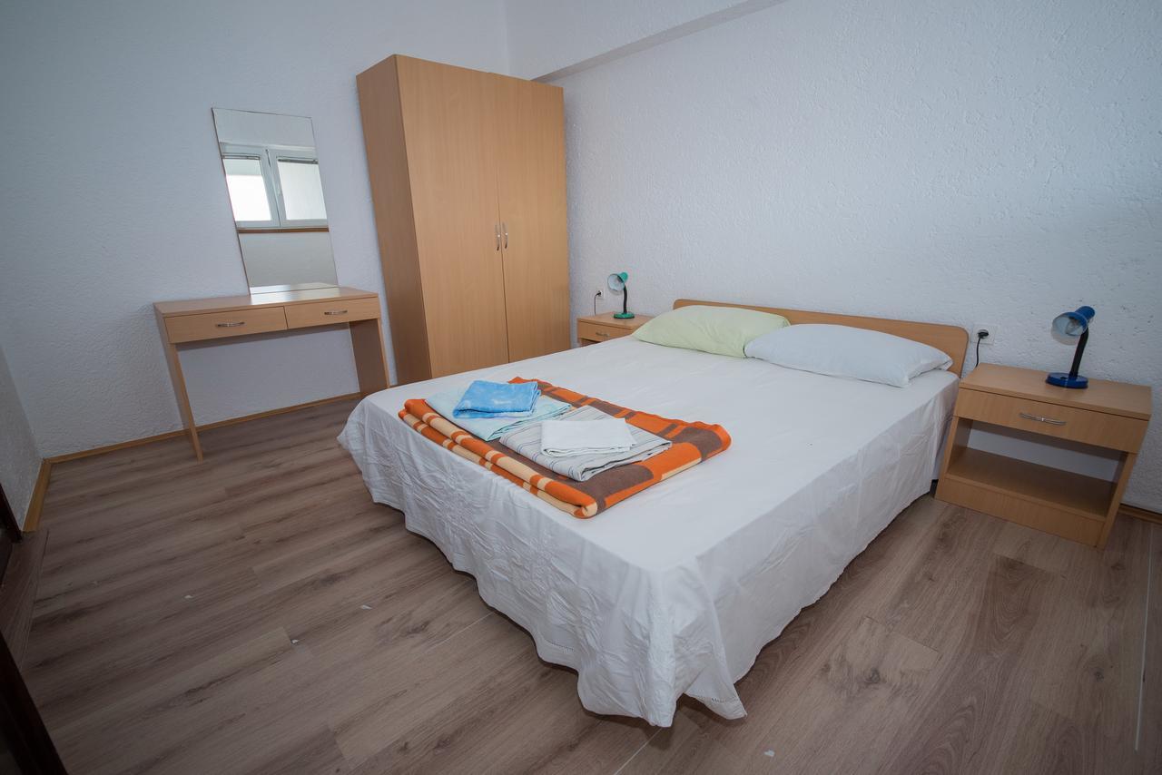 Apartment Busljeta Starigrad Paklenica Exterior photo