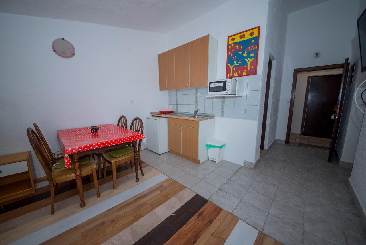 Apartment Busljeta Starigrad Paklenica Exterior photo