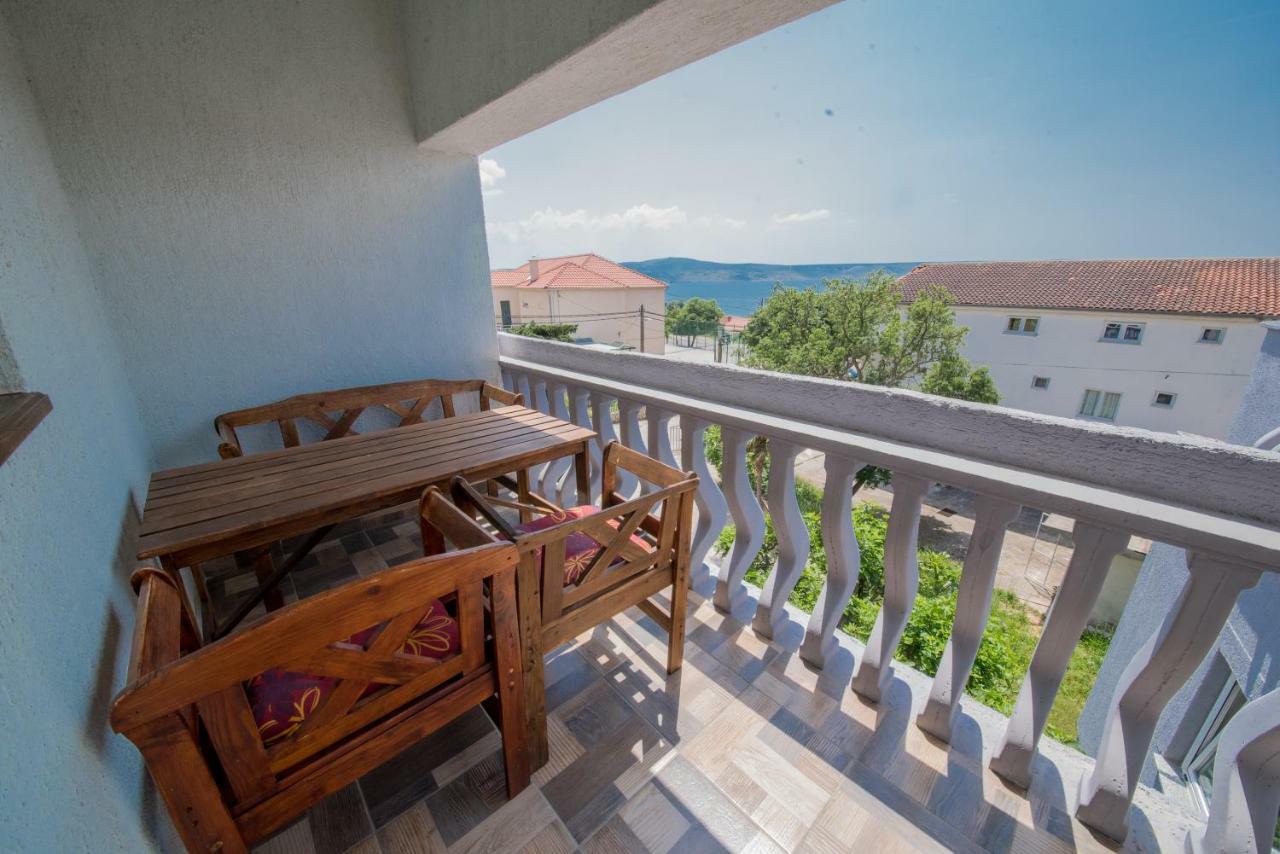 Apartment Busljeta Starigrad Paklenica Exterior photo
